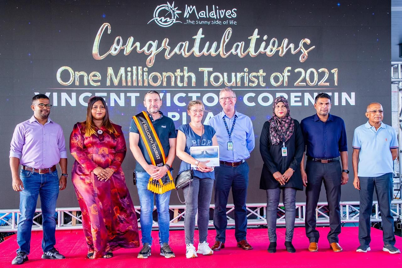 Maldives welcomes the 1 millionth tourist of 2021 to the Sunny Side of Life!